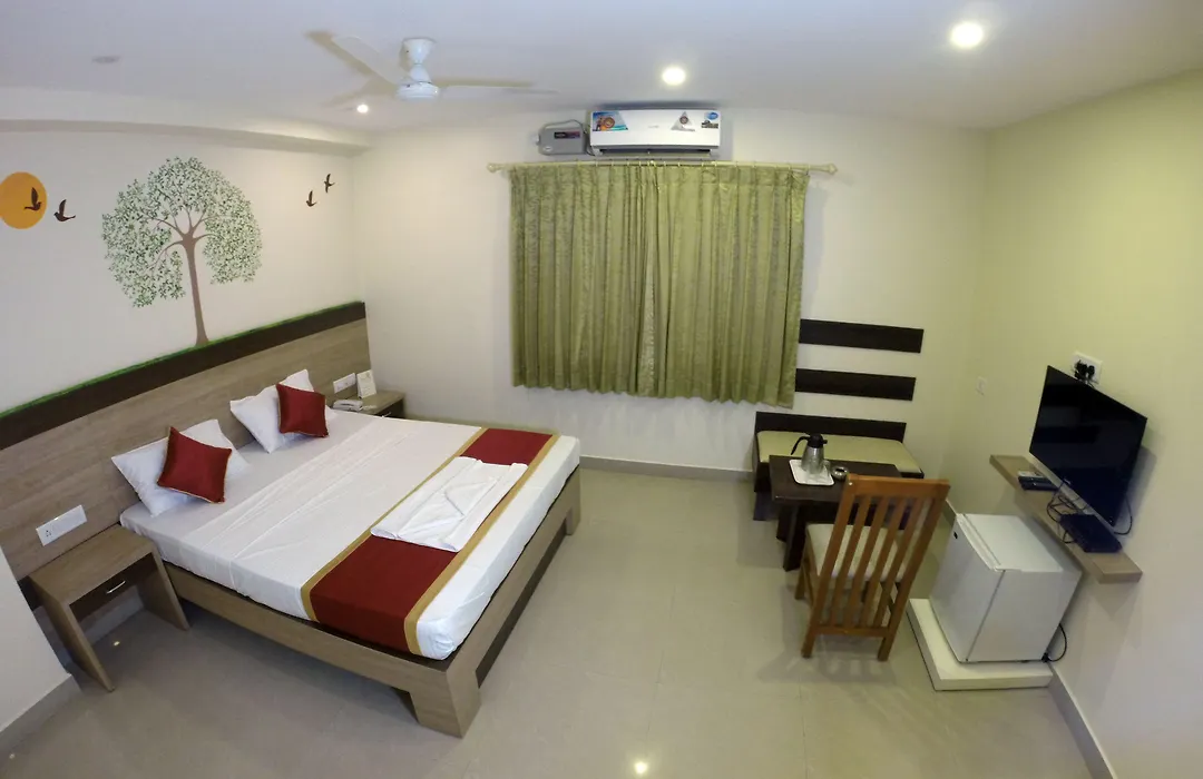Hotel Green Trees-1