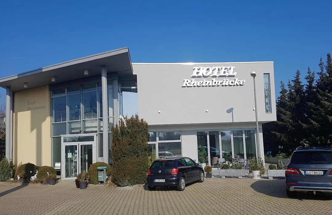 Hotel Rheinbrücke-1