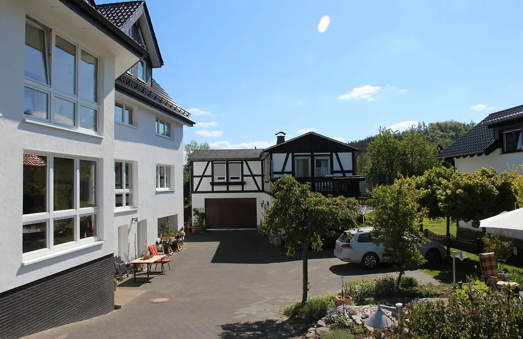 Pension und Ferienwohnungen Schweinsberg-1