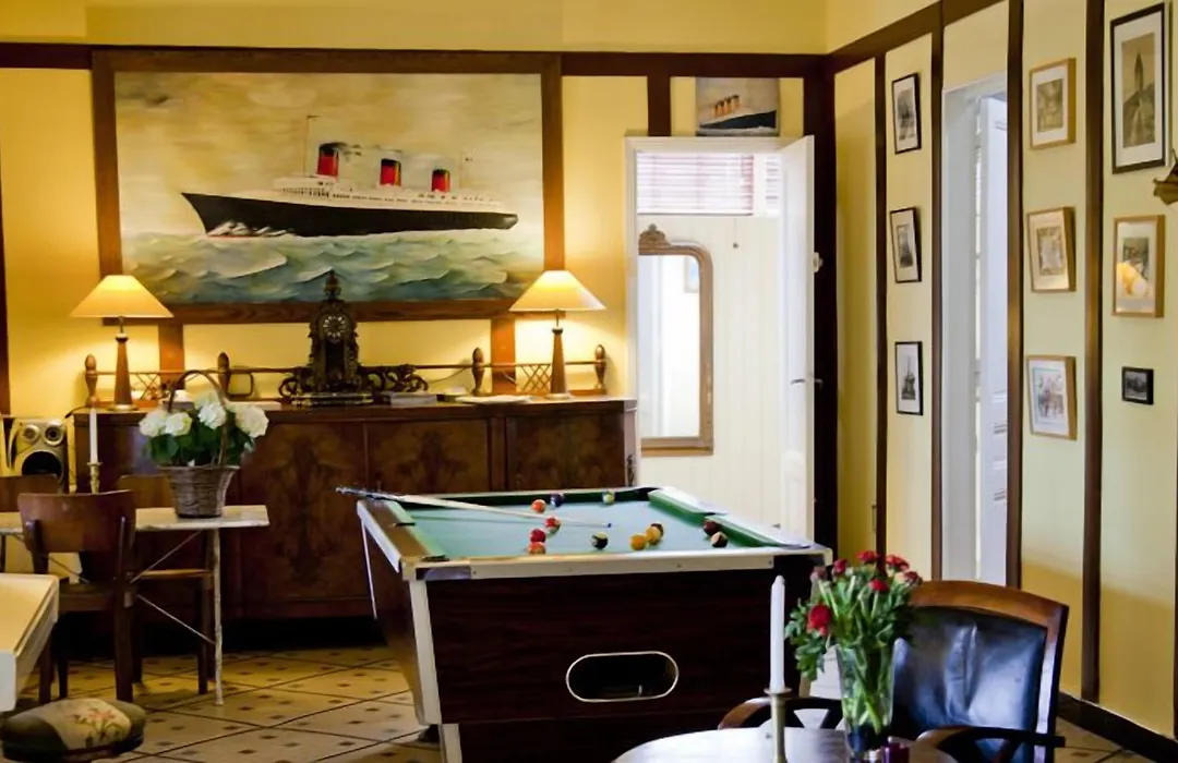 Hotel Des Pins-1