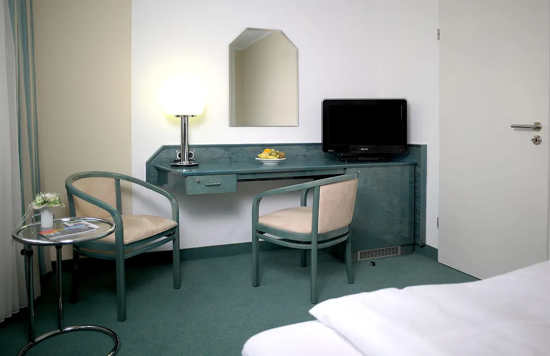 Hotel Bavaria Oldenburg-1