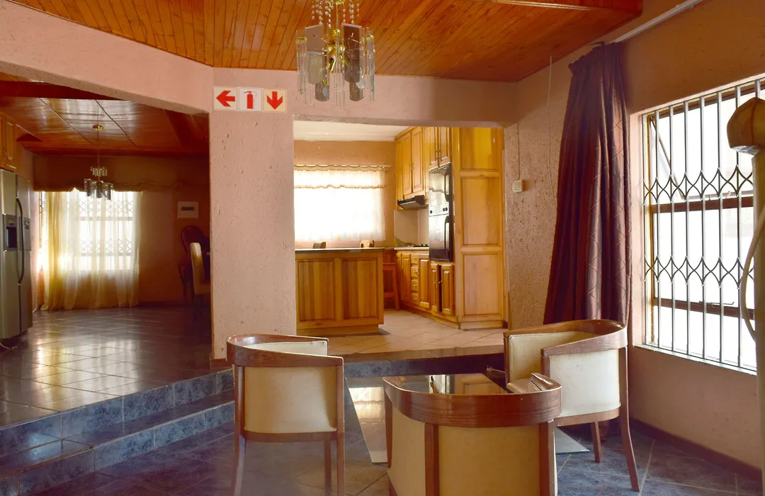 Mthunzi Lodge-1