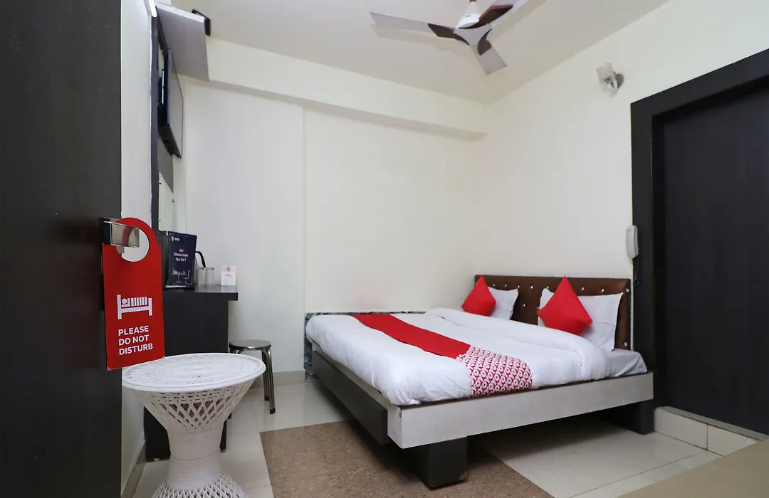 Oyo 8219 Hotel Manan-1
