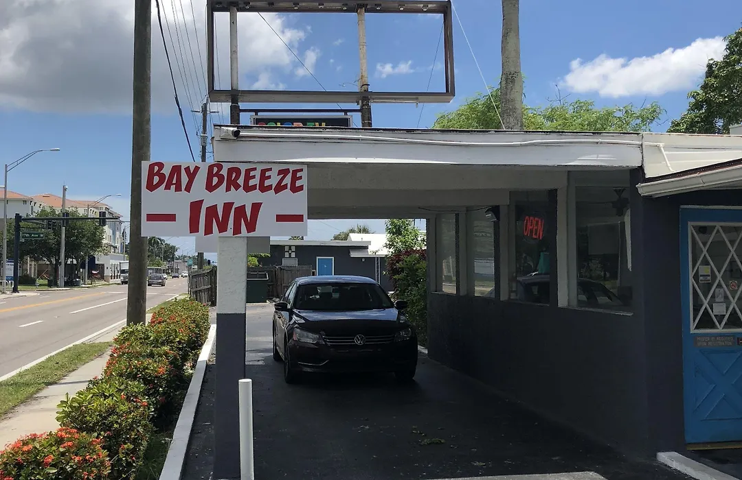 Bay Breeze Inn Bradenton Downtown-1