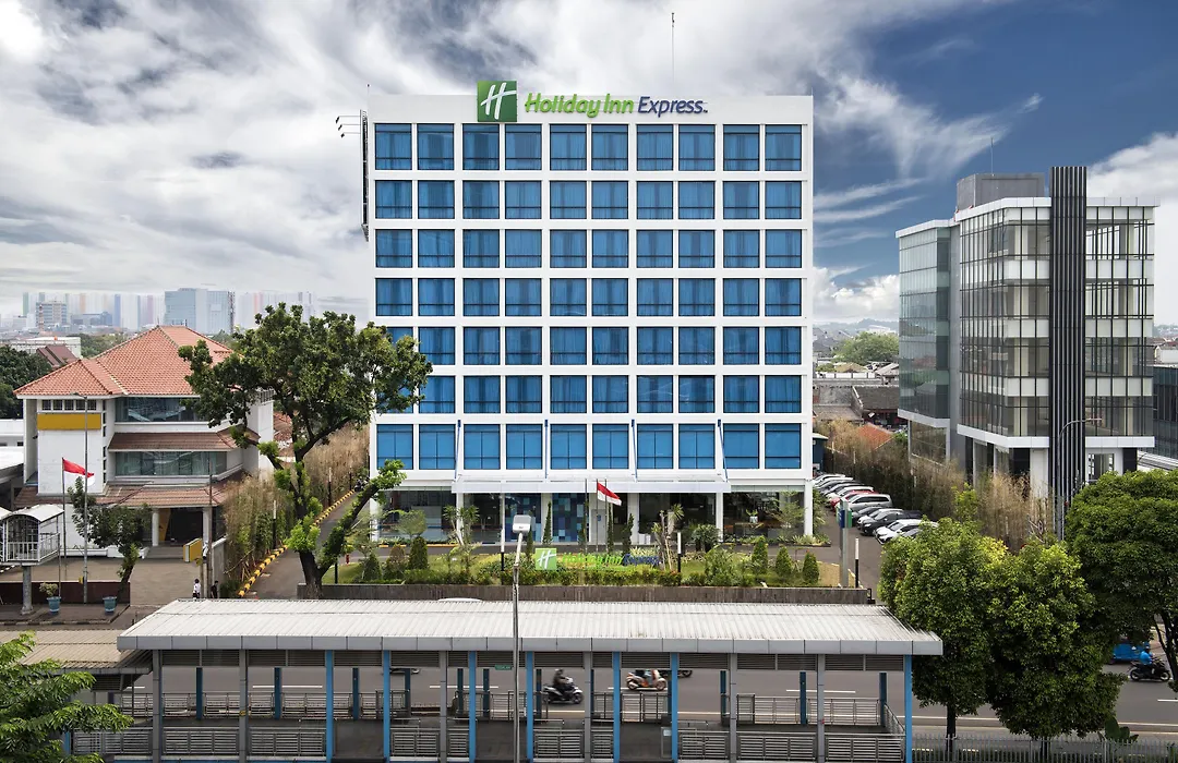 Holiday Inn Express Jakarta Matraman by IHG-1