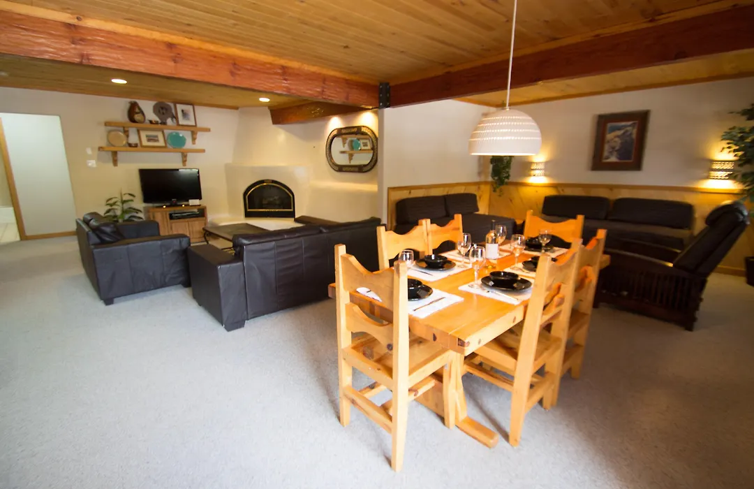 Sitzmark Sports Lodge-1