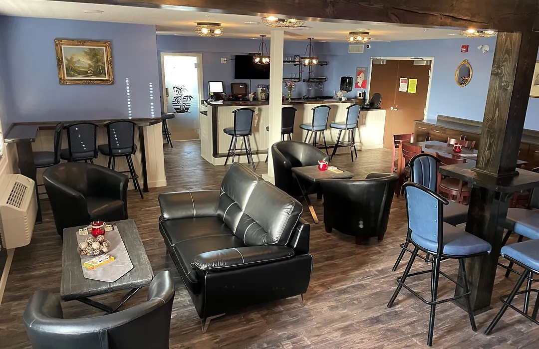 Travelodge By Wyndham Pincher Creek-1