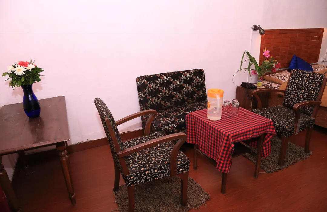 Prince Hotel Mallroad-1