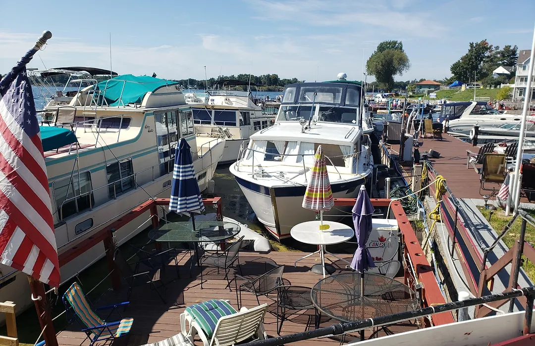 Hills Motor Court & Marina-1