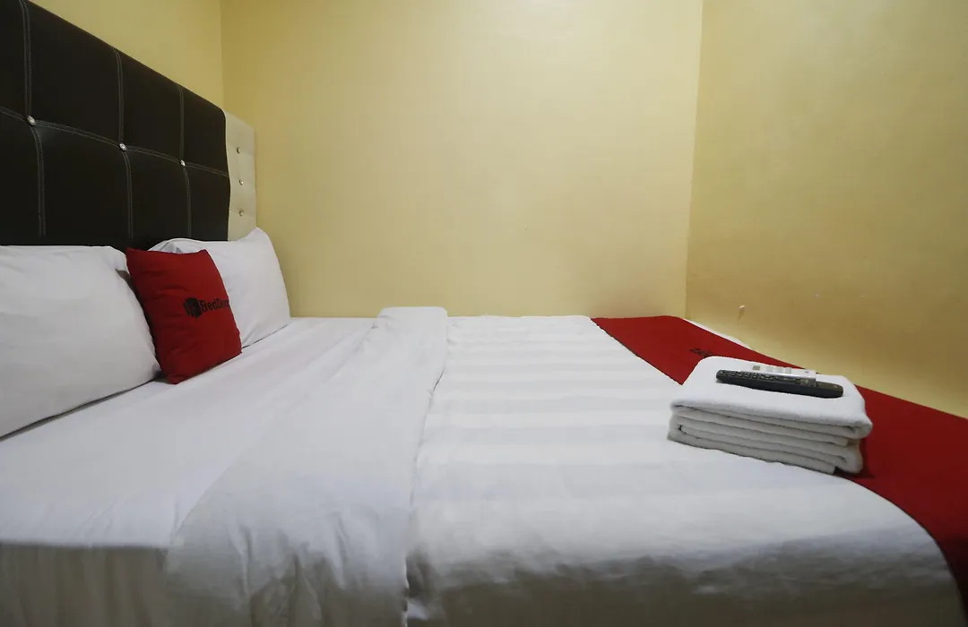 Reddoorz Plus Near Dc Mall Batam-1