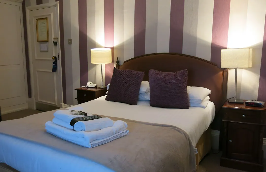 Angel And Royal Hotel-1