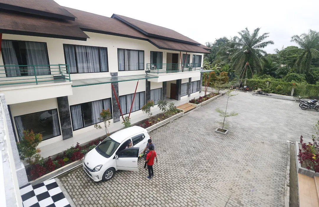 RedDoorz Plus near Kualanamu Airport-1
