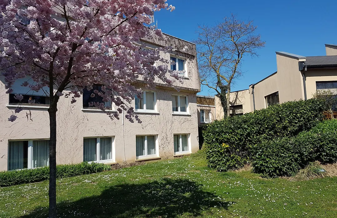 L'Hotel Des Bords De L'Ill-1
