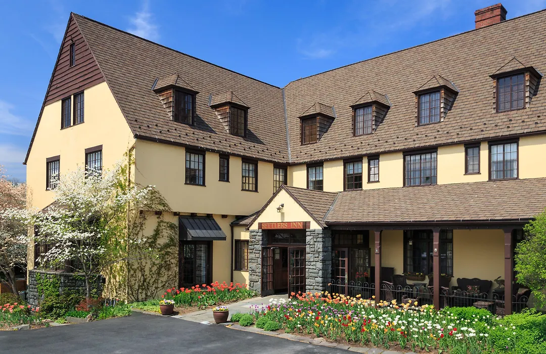 Settlers Inn-1