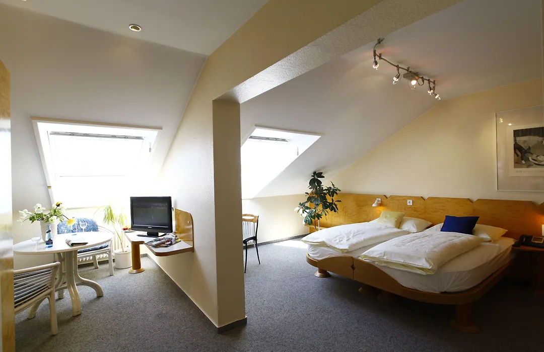 Stadthotel Engel-1