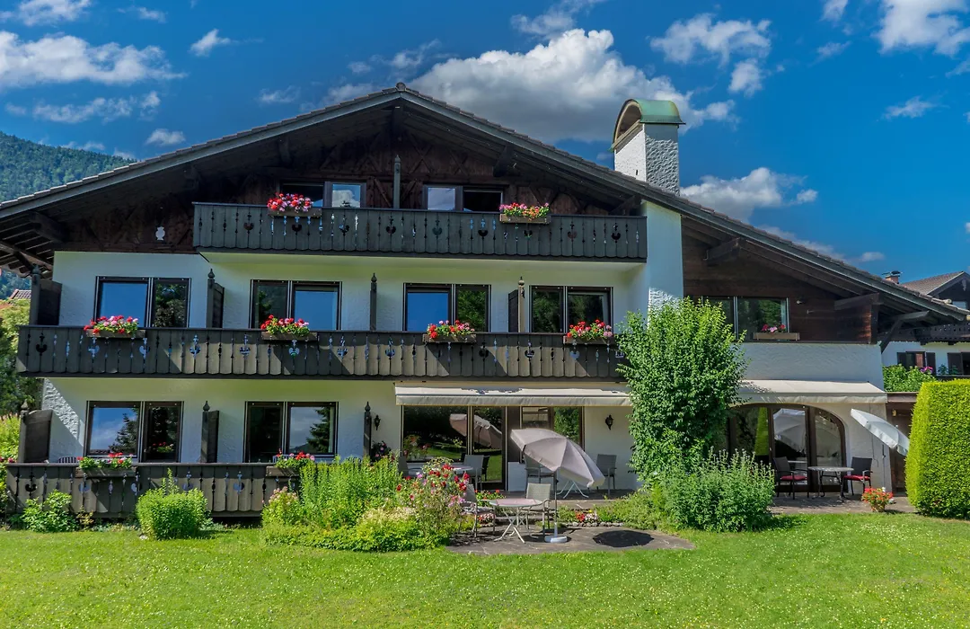 Hotel Garni Zugspitz-1