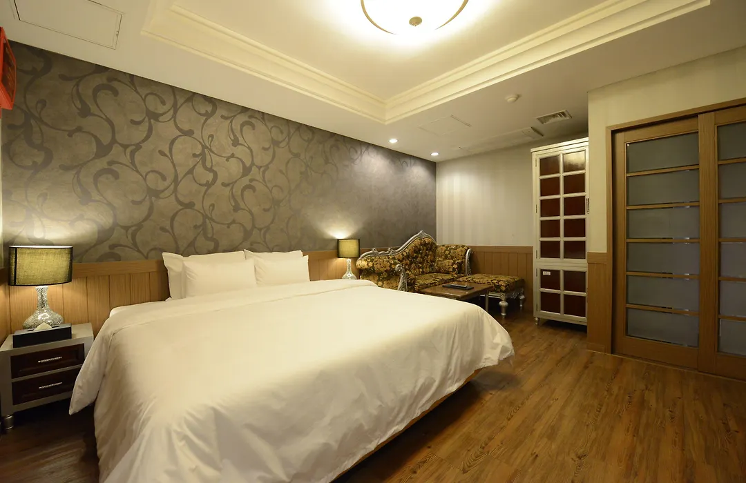 Central Tourist Hotel-1