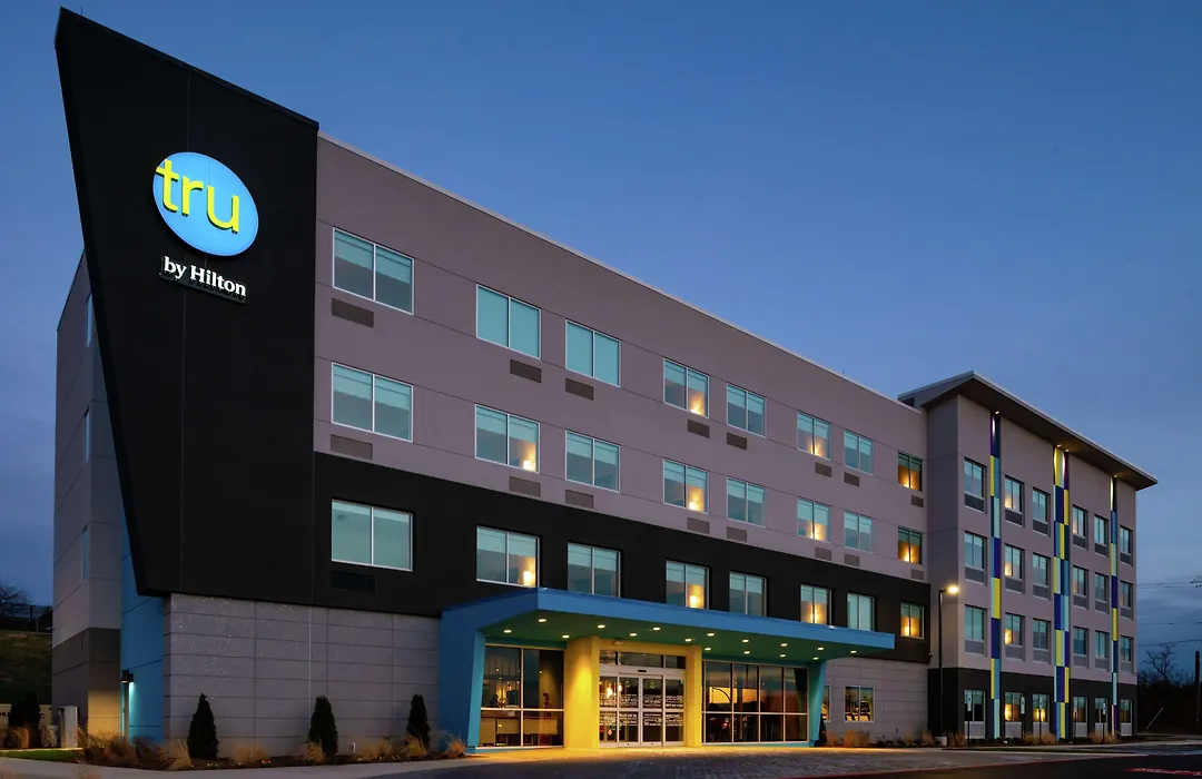 Tru By Hilton Staunton-1