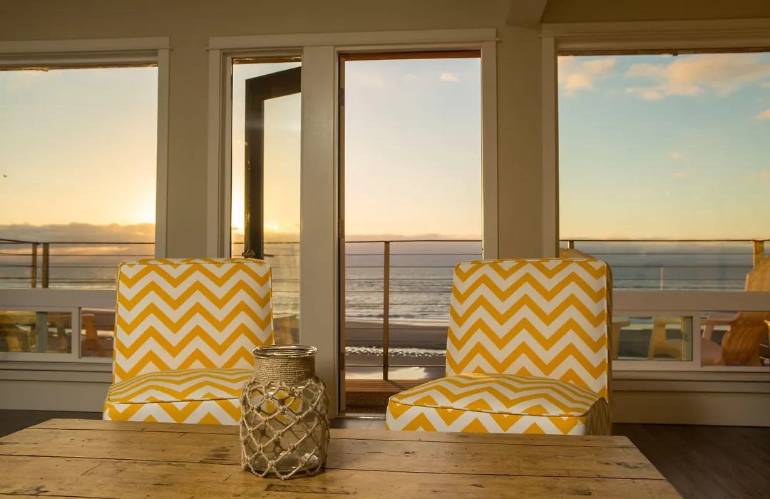 Pelican Shores Inn-1
