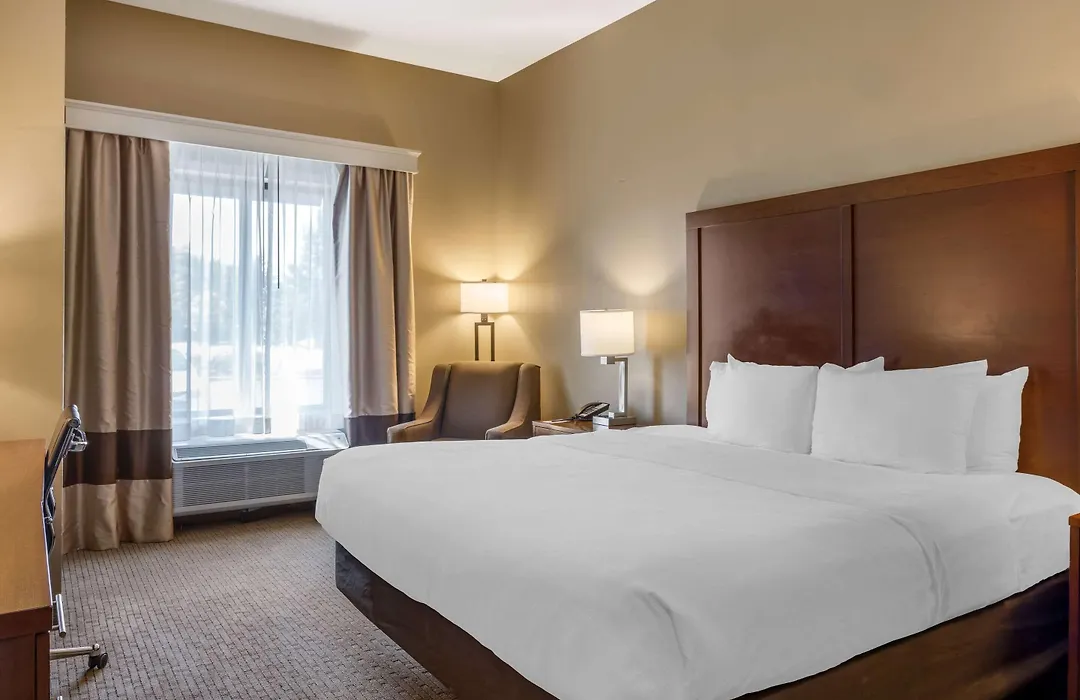 Comfort Inn & Suites At Crossplex Village-1