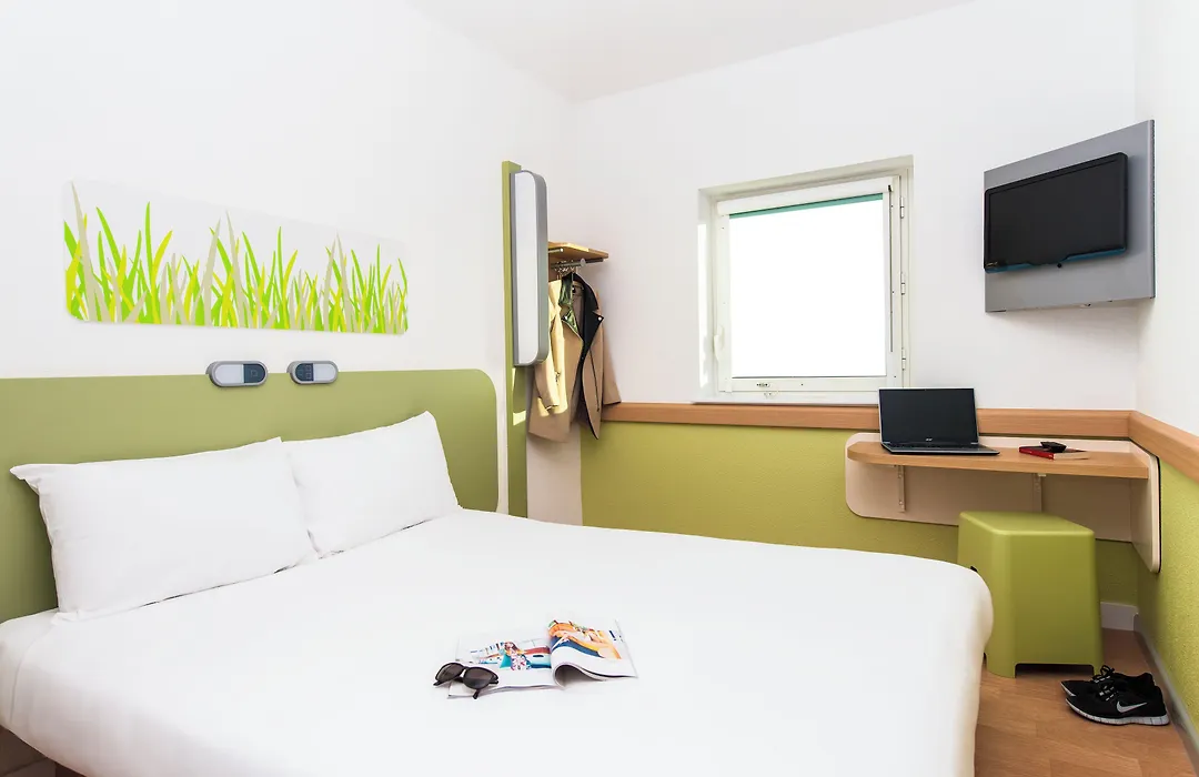 Ibis Budget Beaconsfield-1