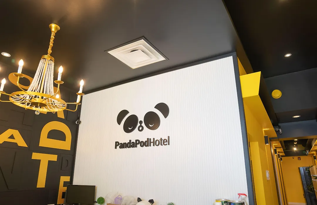 Panda Pod Hotel-1