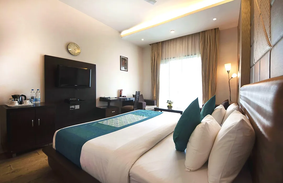 Hotel Golf View Suites-Golf Course Road Gurgaon-1