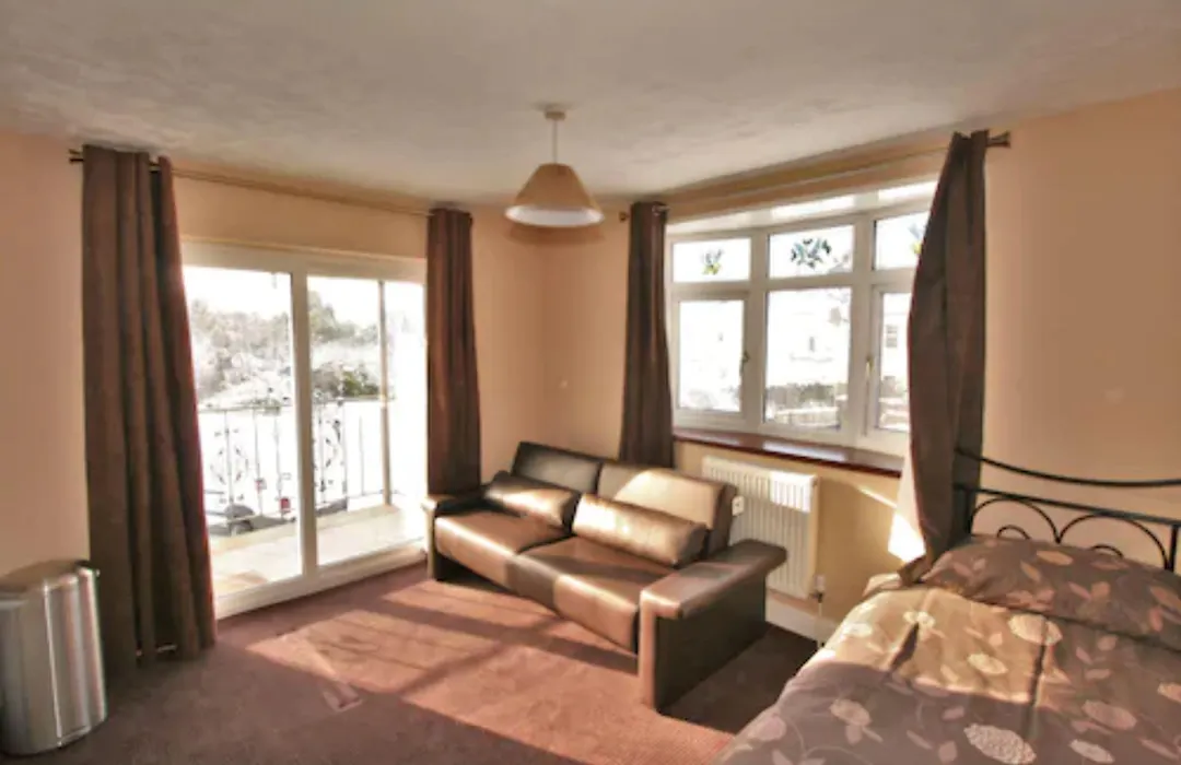 Central Studios Gloucester Road By Roomsbooked - Free Parking-1