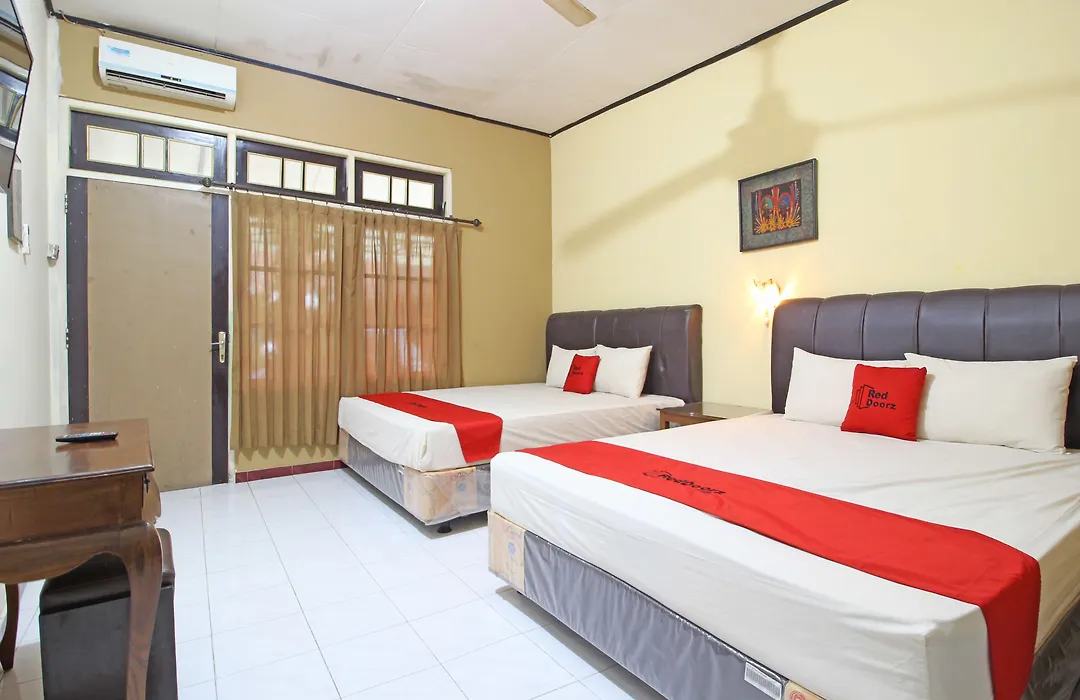 Reddoorz Near Pojok Beteng Prawirotaman-1