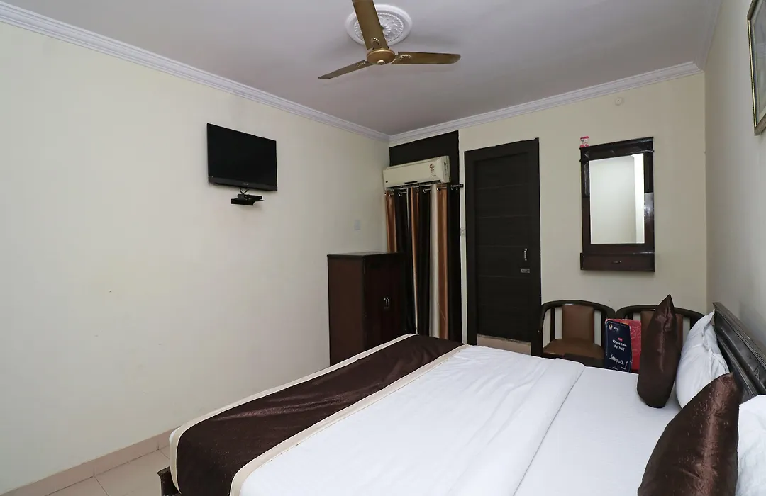 Oyo 23009 Hotel Maxx-1