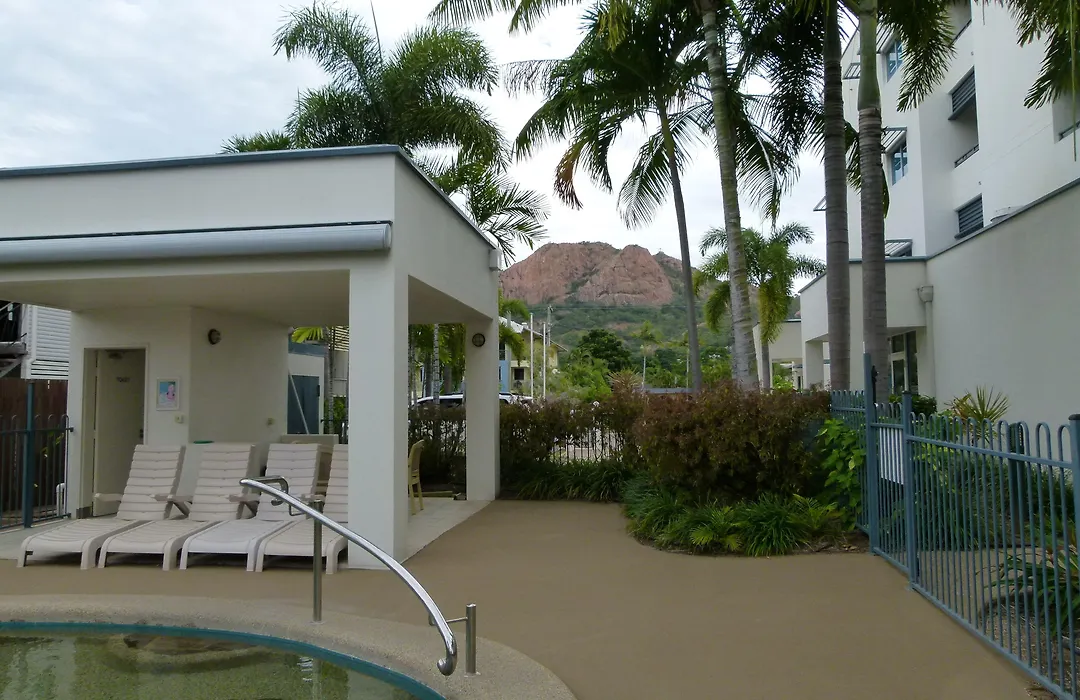 Madison Ocean Breeze Apartments-1
