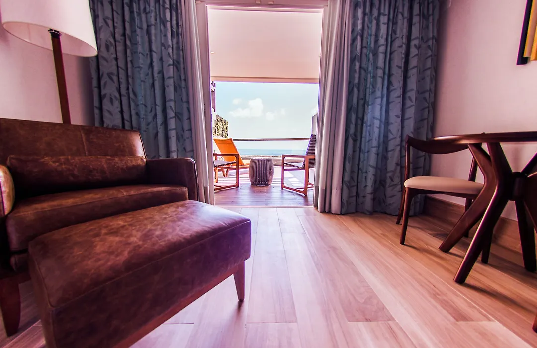 Vogal Luxury Beach Hotel & Spa-1