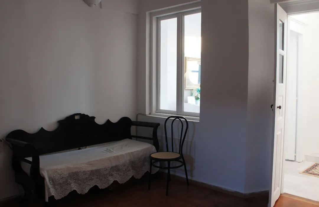 Marcos Rooms-1