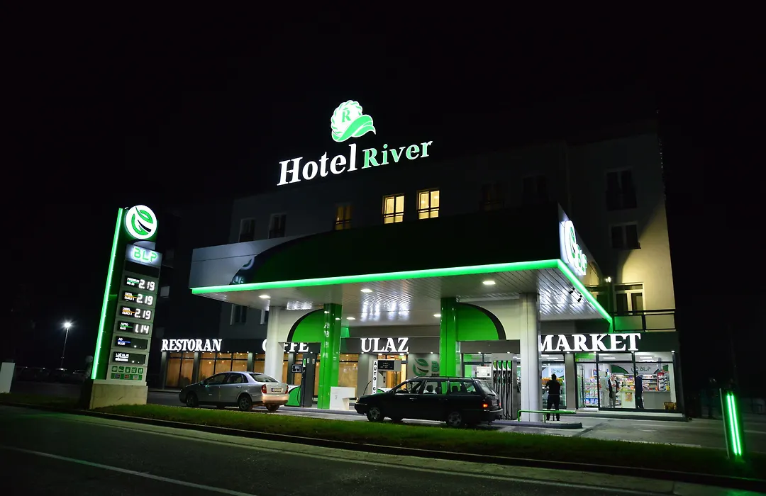 Hotel River-1