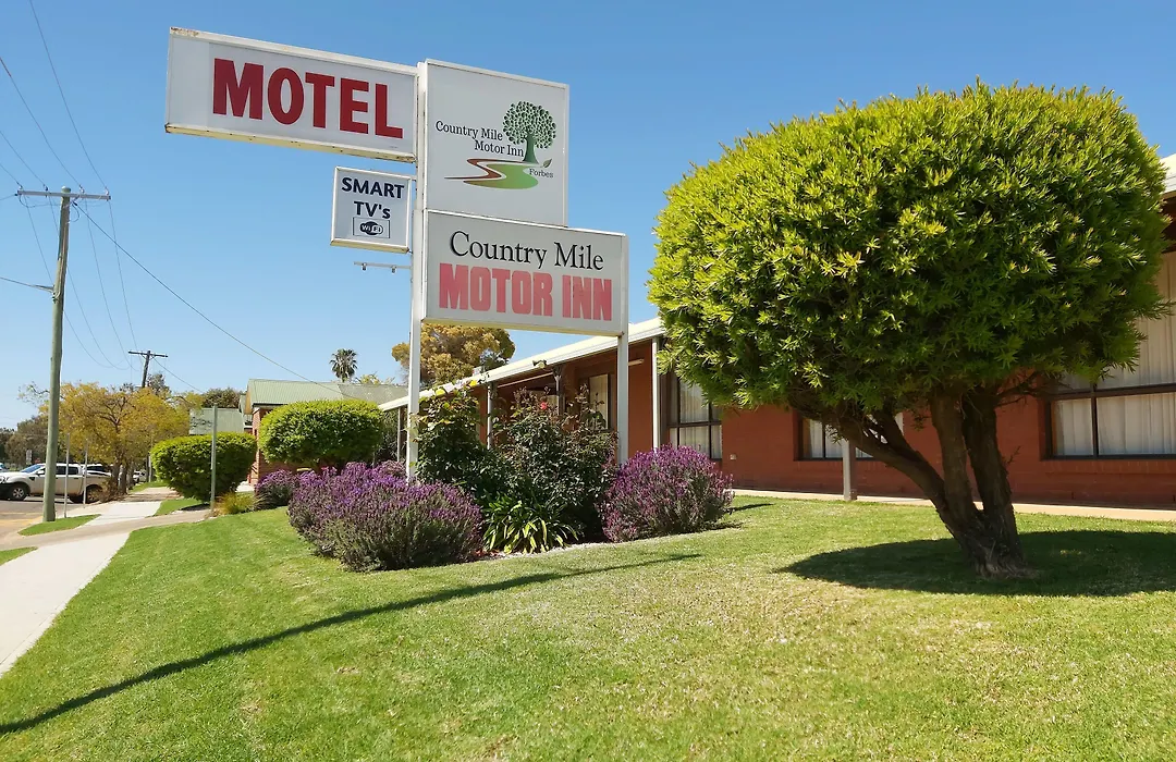 Country Mile Motor Inn-1