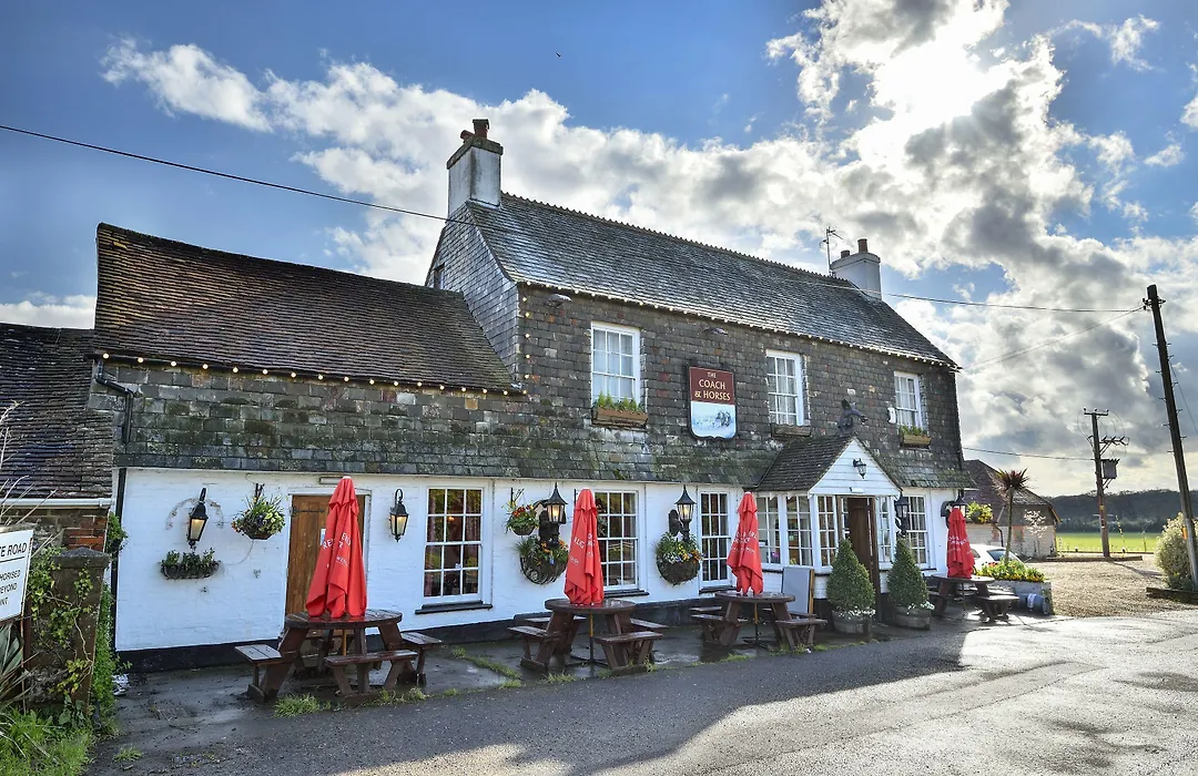 The Coach And Horses-1