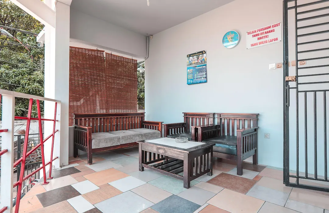 OYO 208 G House Near RS Siloam Pasar Baru-1