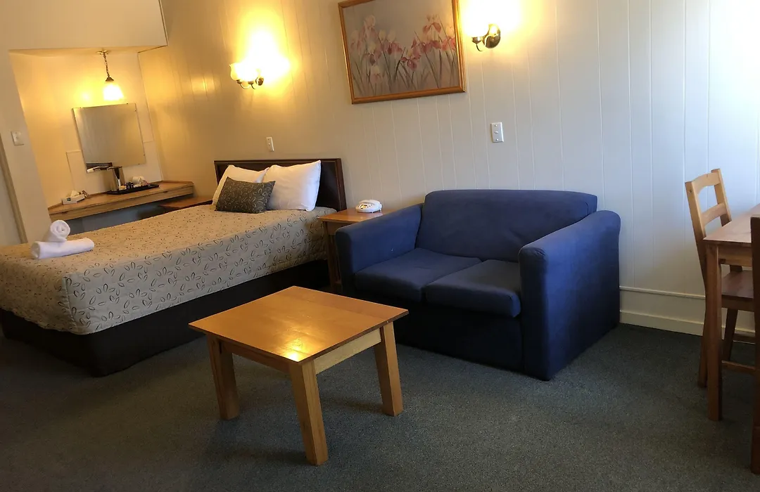 Castle Motel-1