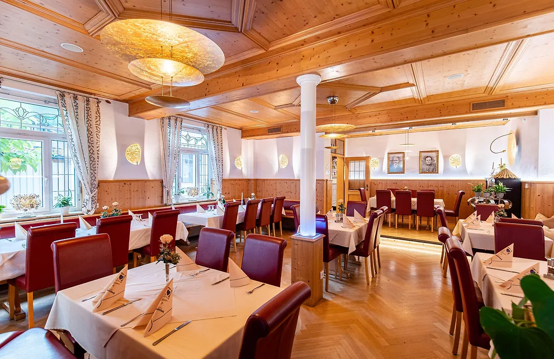 Hotel-Gasthof Hüttensteinach-1