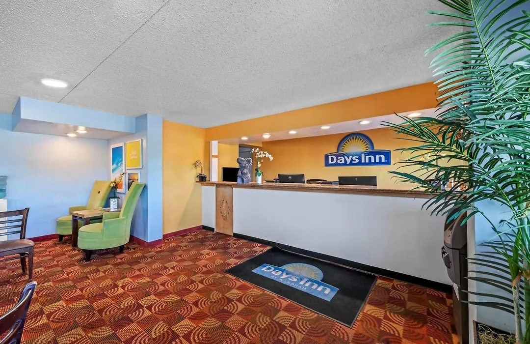 Days Inn By Wyndham Independence-1