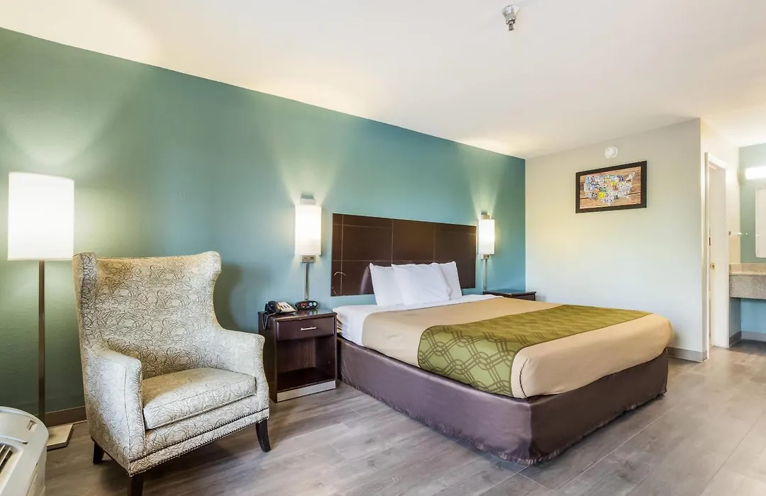 Econo Lodge Inn & Suites Brooks - Louisville South-1