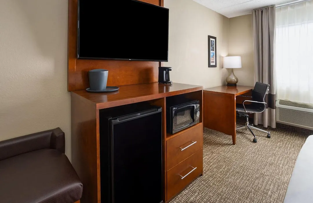 Wingate By Wyndham Pittsburgh New Stanton-1