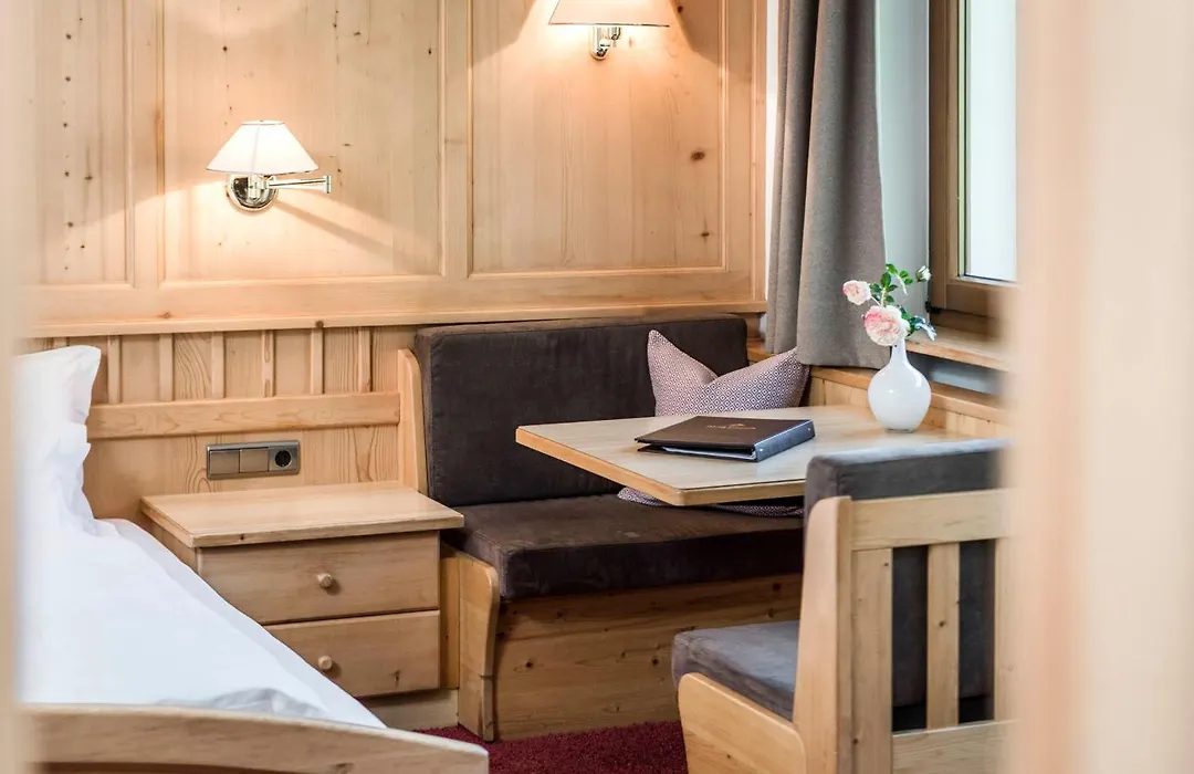 Hotel Weisses Roessl - Cavallino Bianco - Adults Only-1