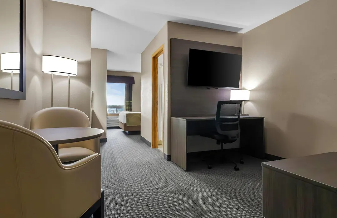 Super 8 By Wyndham Prince Albert-1