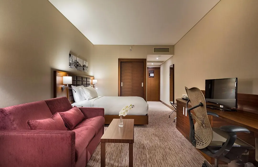 Hilton Garden Inn Izmir Bayrakli-1