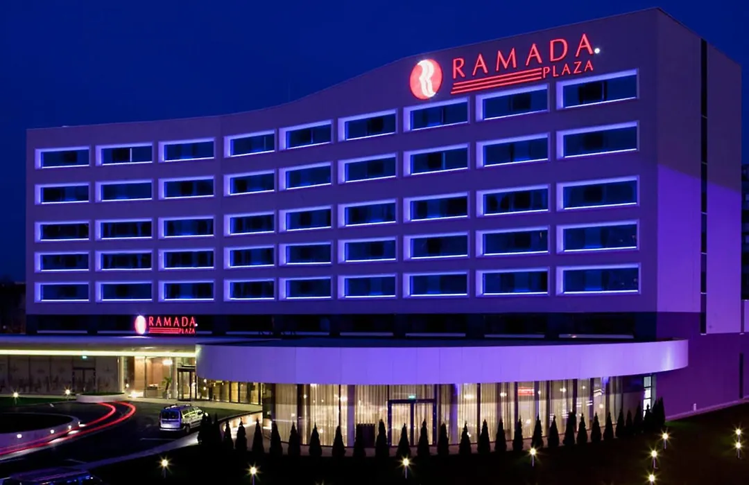 Ramada Plaza By Wyndham Craiova-1
