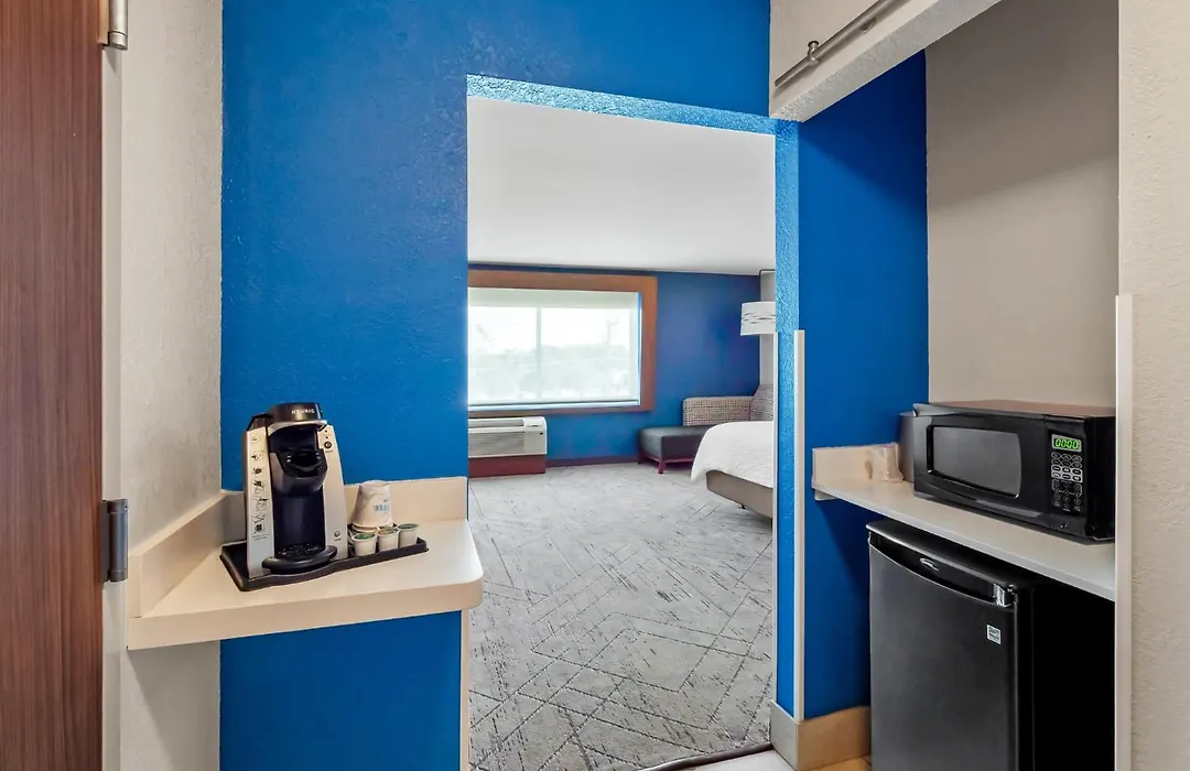 Holiday Inn Express & Suites - Detroit Northwest - Livonia By Ihg-1