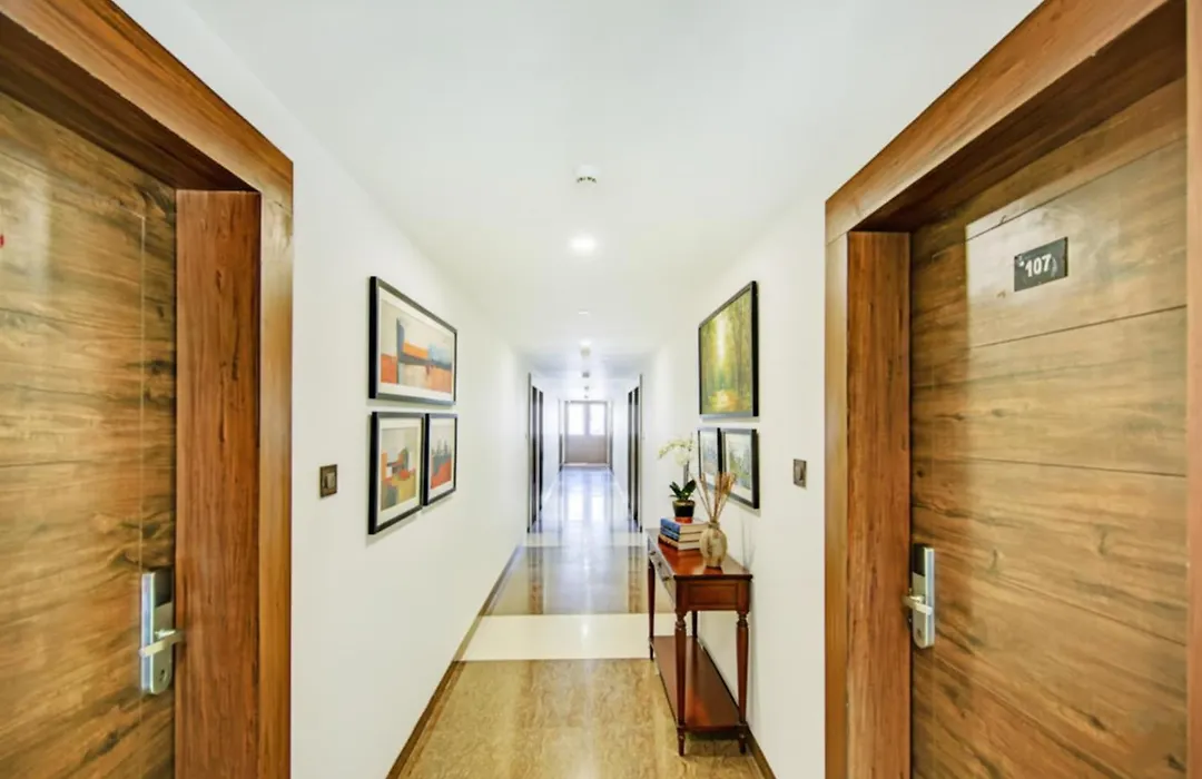 Via Hemkunt Mansion - Nr Noida Sector-15 Metro-1