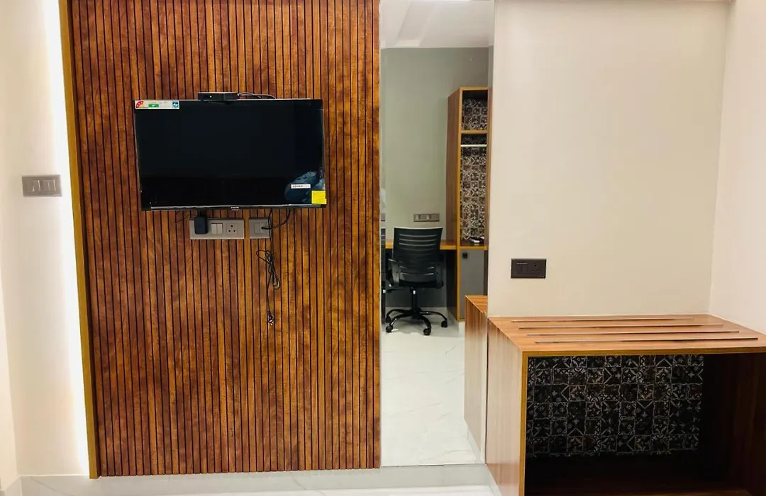Hotel Skyview Suites & Studios-1