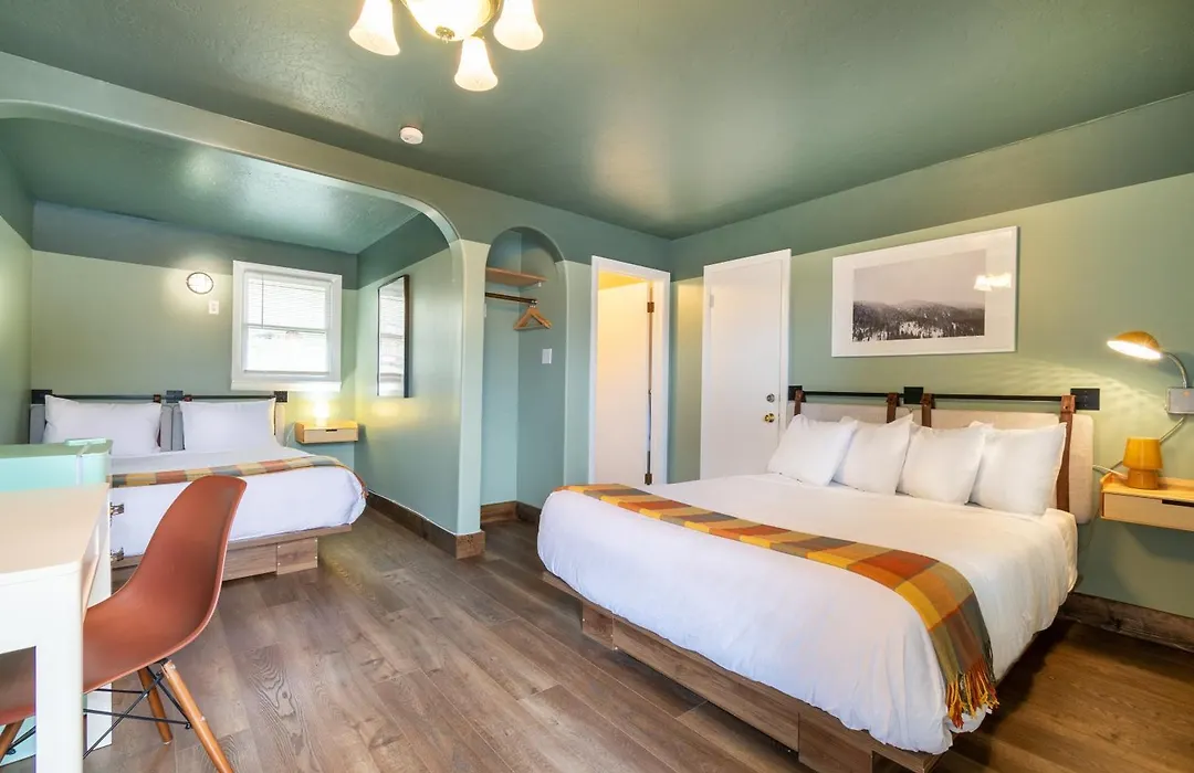 Dew Duck Inn-1
